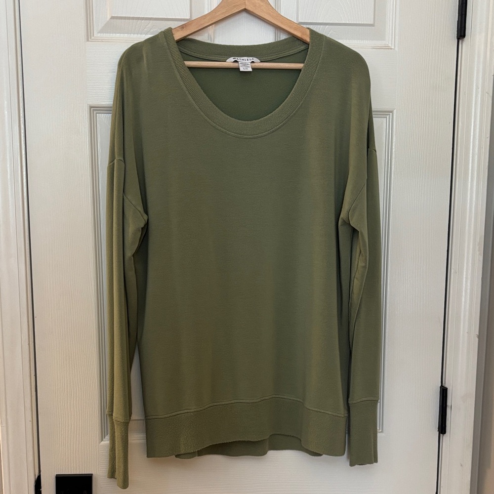 Athleta Green Women's Sweatshirt with Thumbholes L